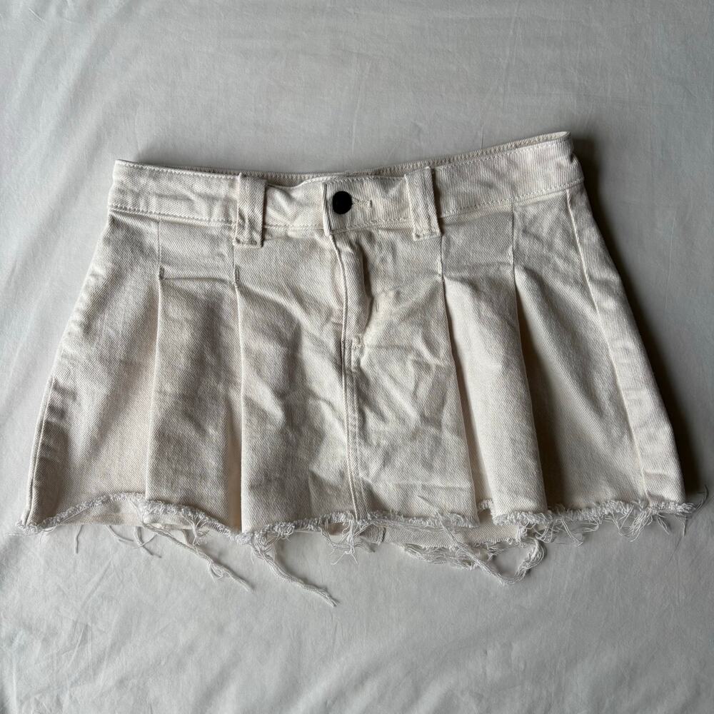 Y2K White Denim Pleated Skirt by Windsor - Size S